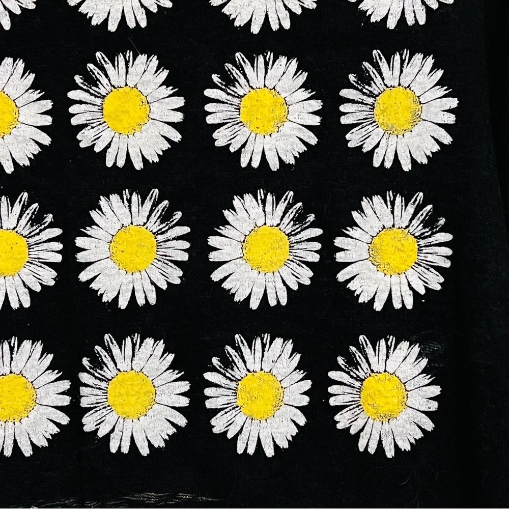 Chloe K Daisy Rayon Long Sleeve Small White Yellow Daisies Sweater Crop Top - Picture 3 of 10